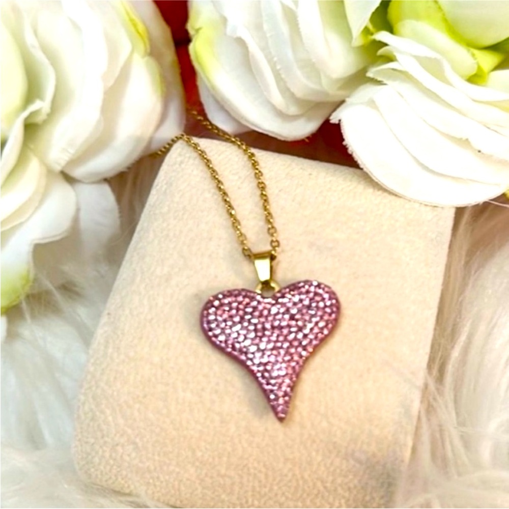 Pink Crystal Heart Pendant Necklace Lots of Sparkle NEW!
